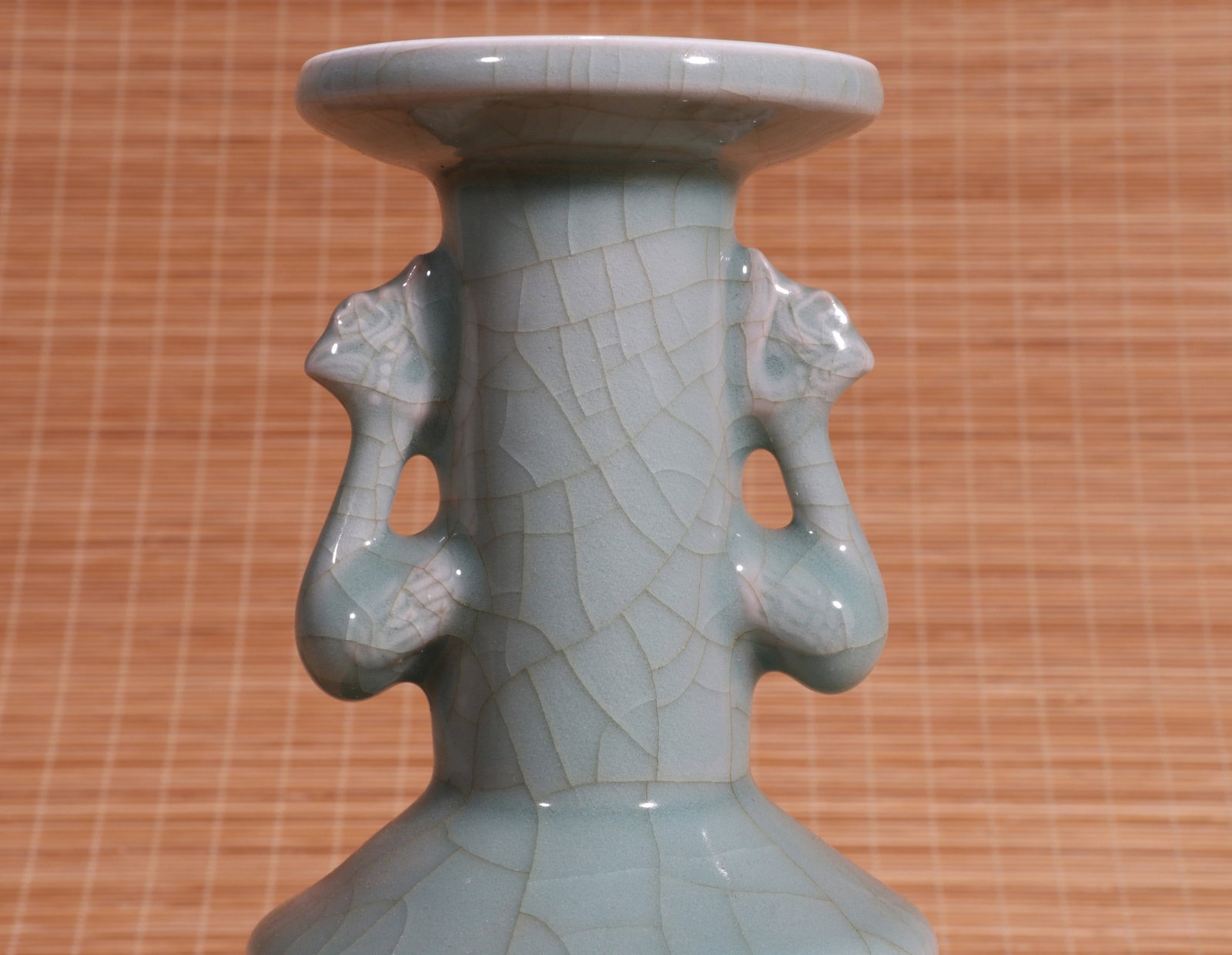 A LONGQUAN VASE - 6