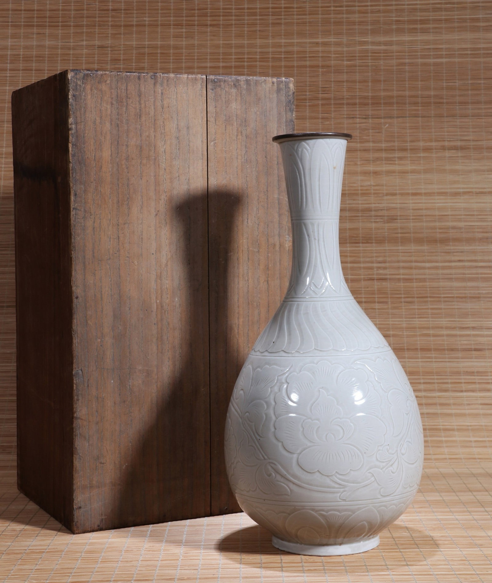 A DING FLORAL VASE - 2