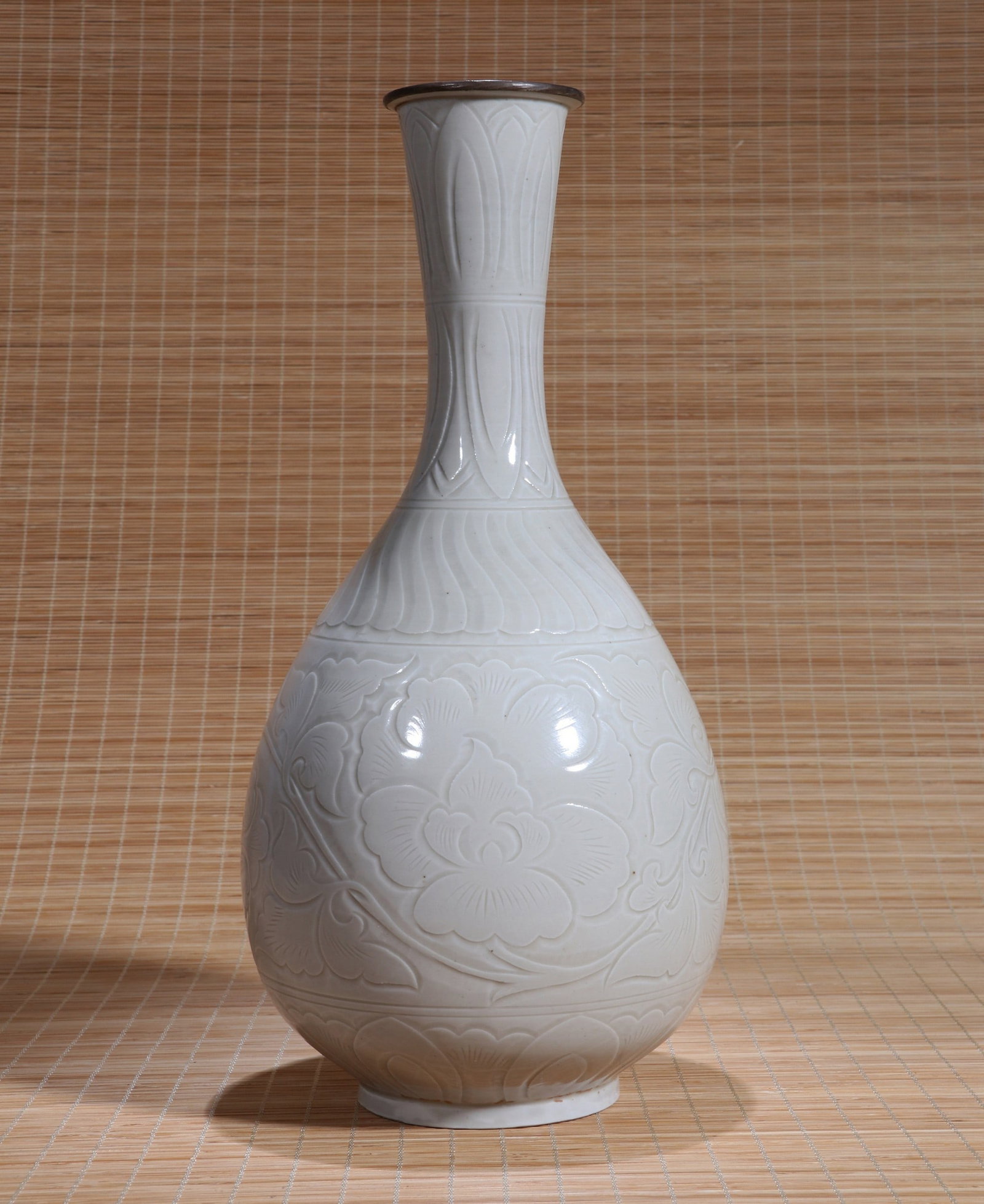 A DING FLORAL VASE - 4