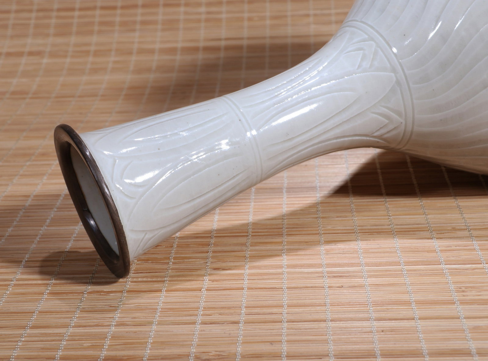 A DING FLORAL VASE - 6