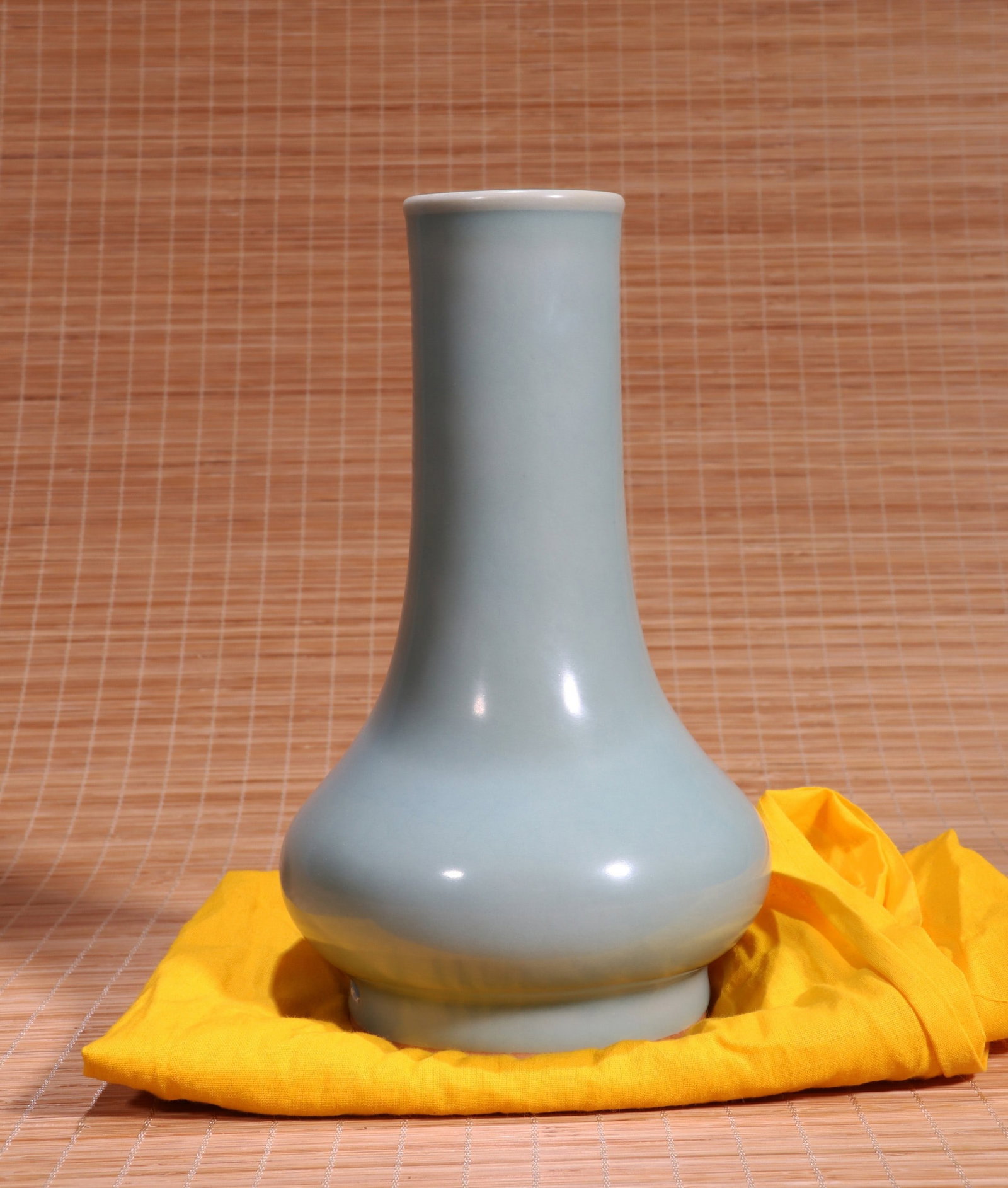 A LONGQUAN VASE - 5