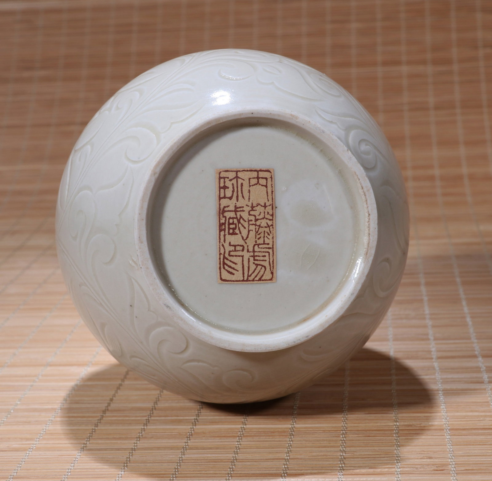 A DING FLORAL VASE - 10