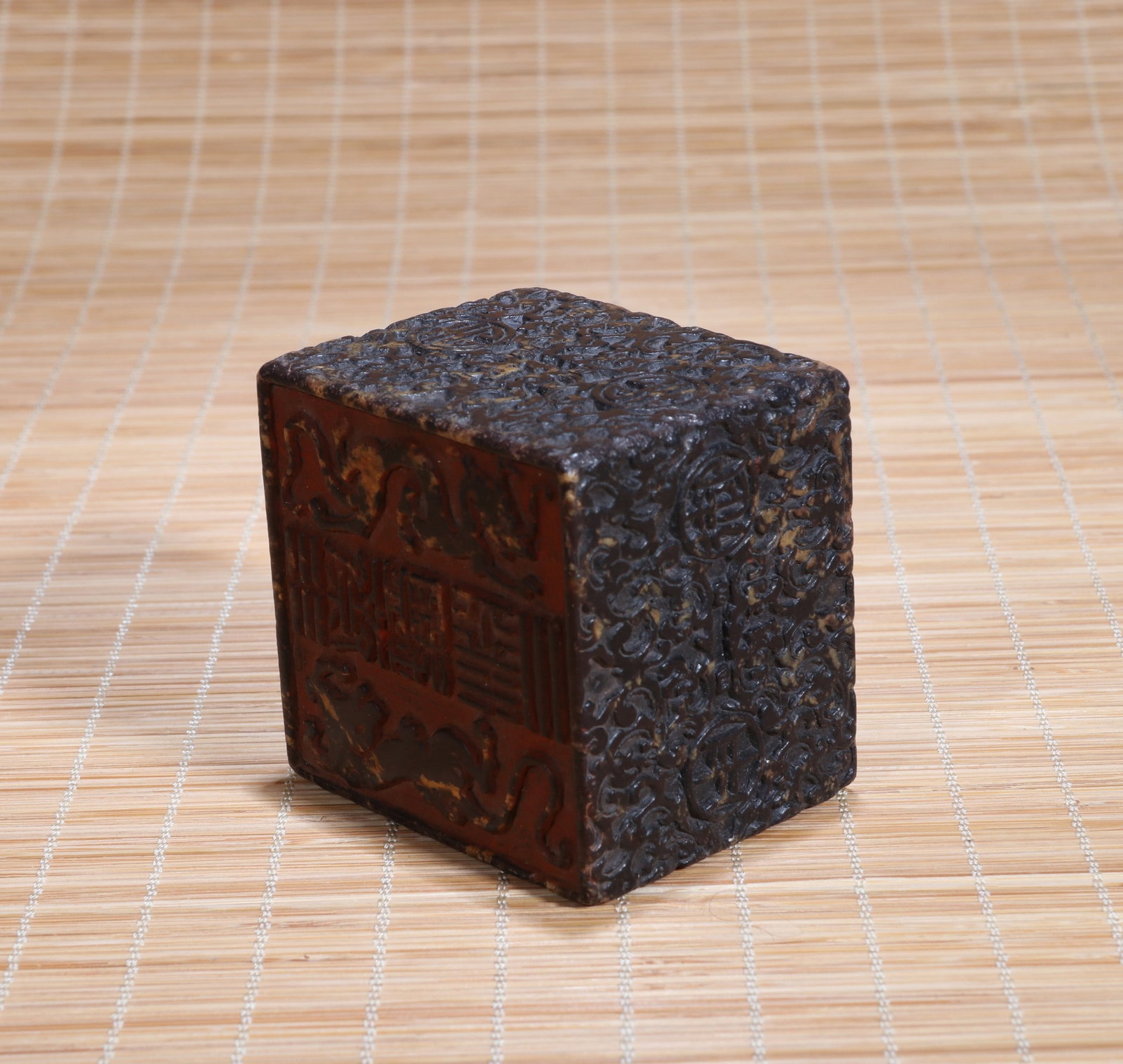 A SHOUSHAN SEAL - 10