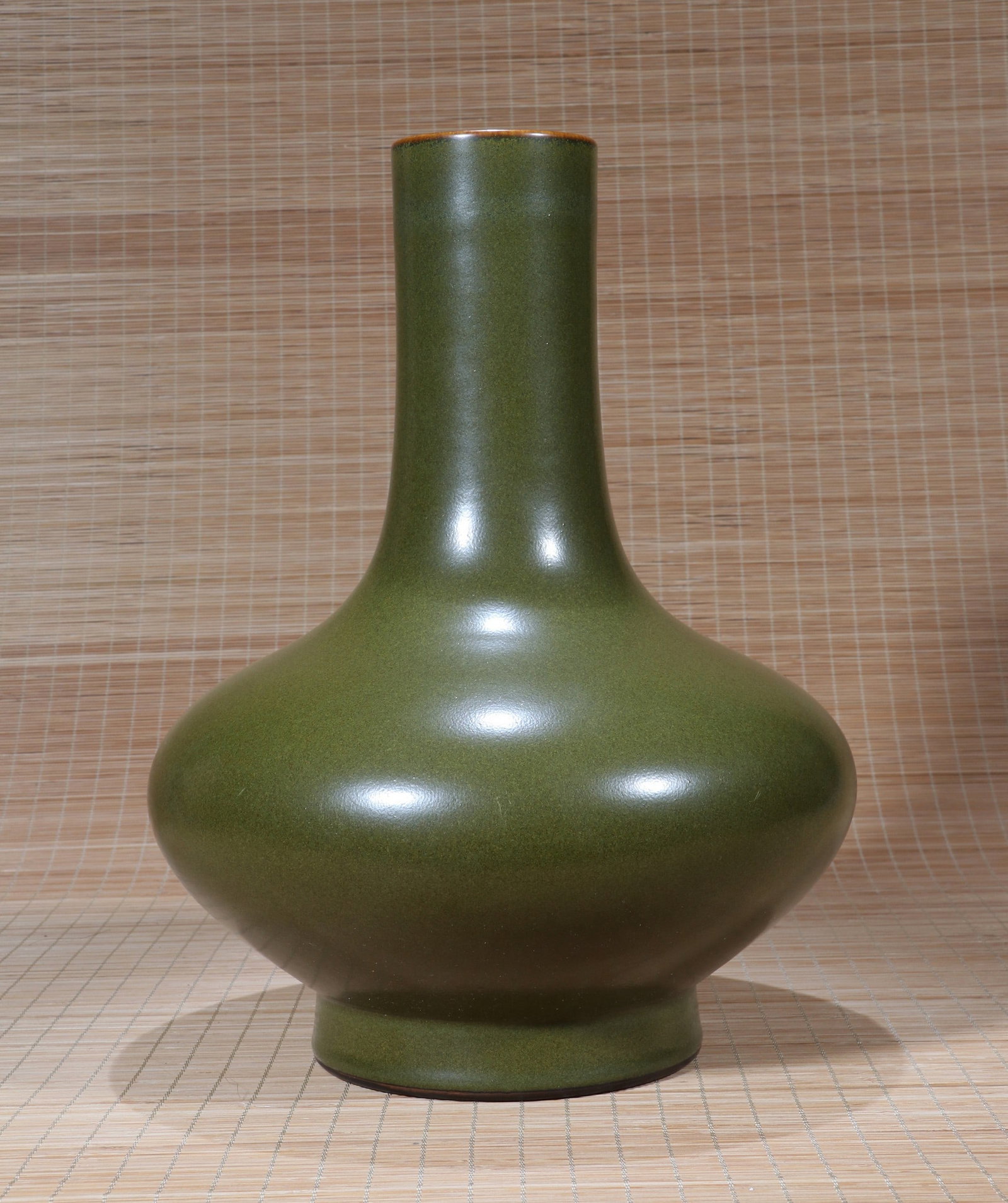A TEA DUST GLAZED VASE - 2