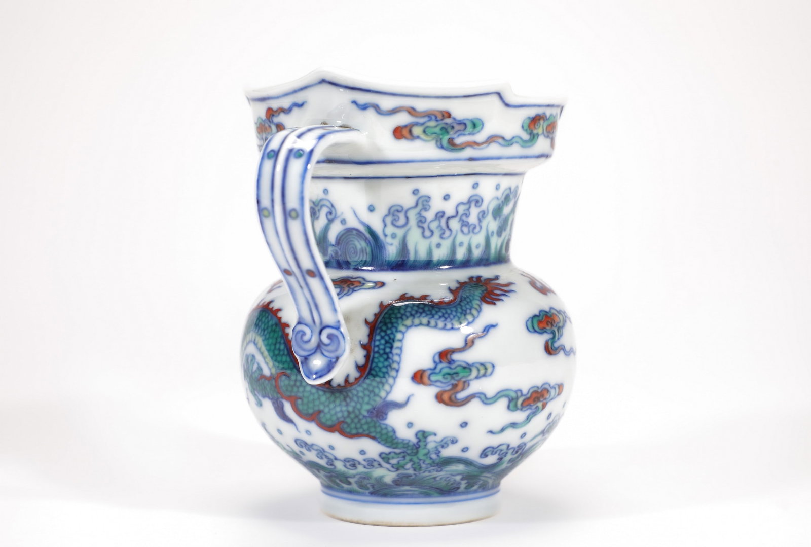 A DOUCAI DRAGON VASE - 4