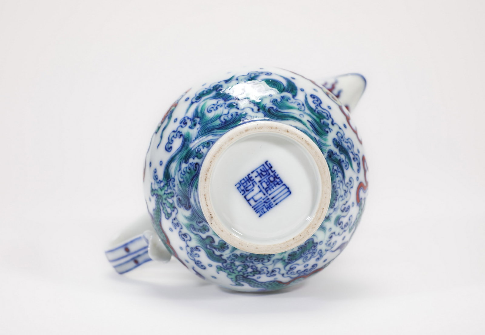 A DOUCAI DRAGON VASE - 6