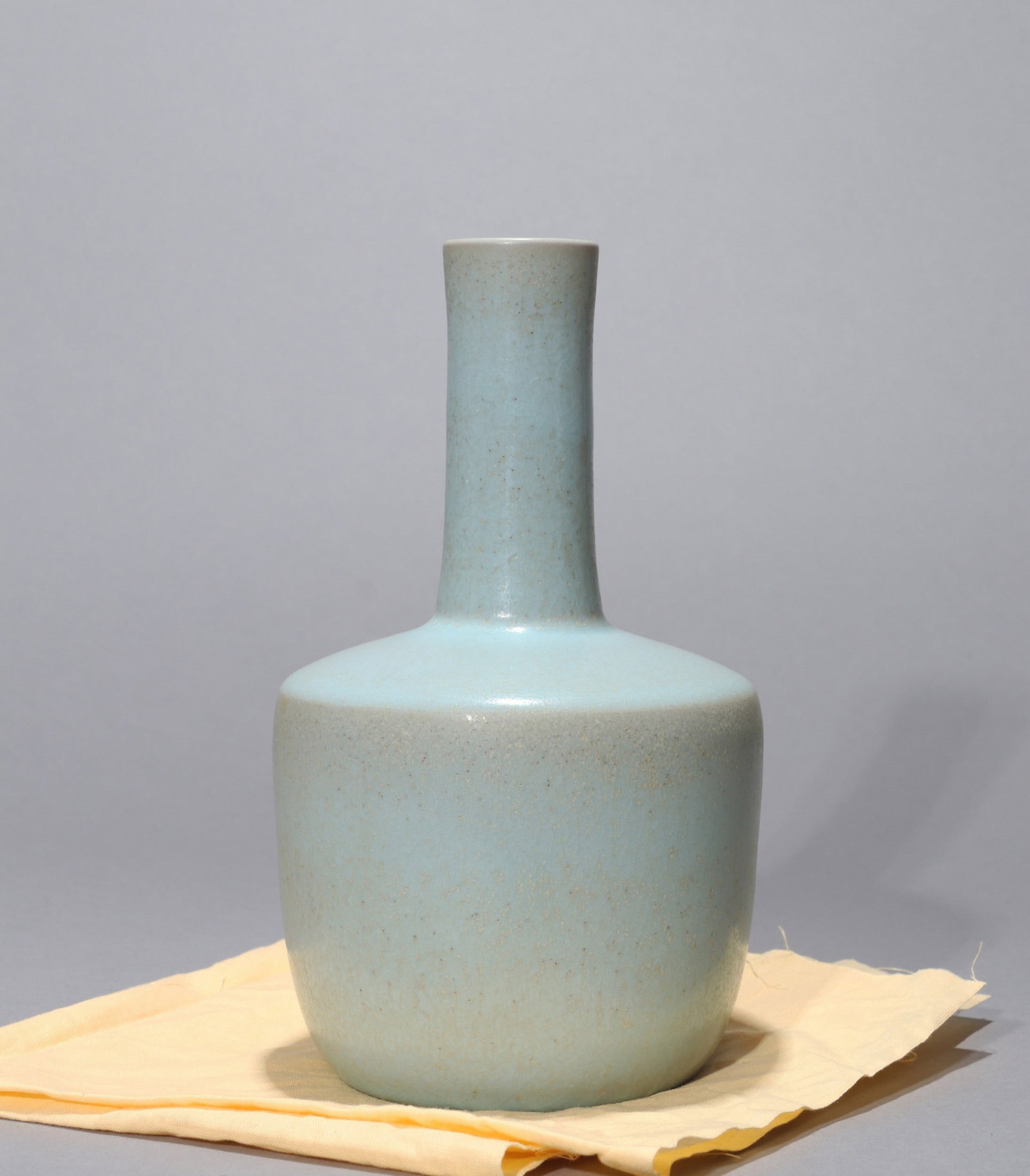 A RU VASE - 3