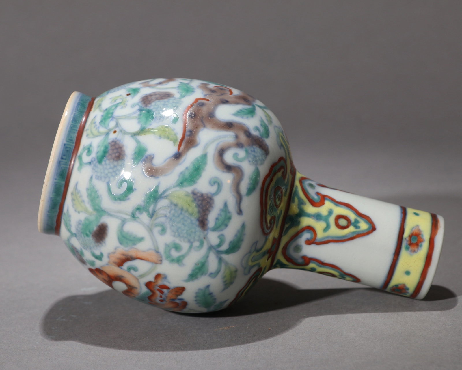 A SMALL DOUCAI DRAGON VASE - 7