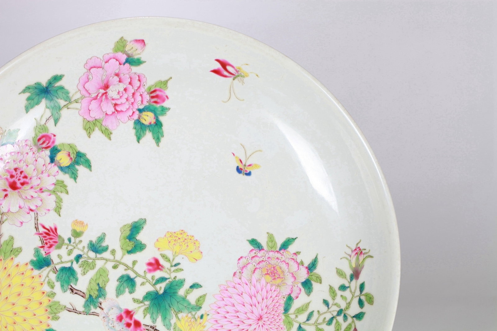 FLOWER PATTERNED PORCELAIN PLATE - 2