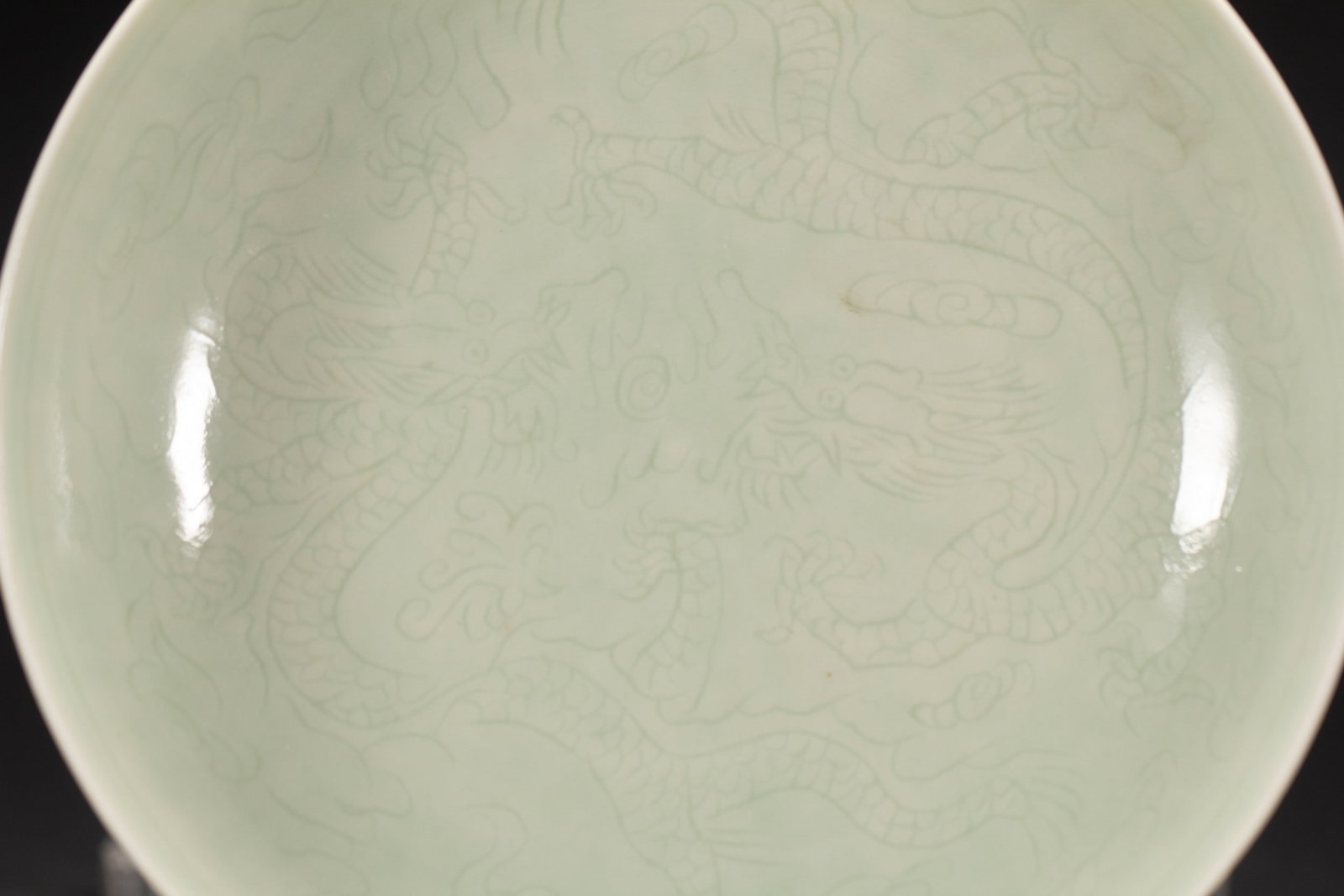 A CELADON-GLAZED DRAGON DISH - 2