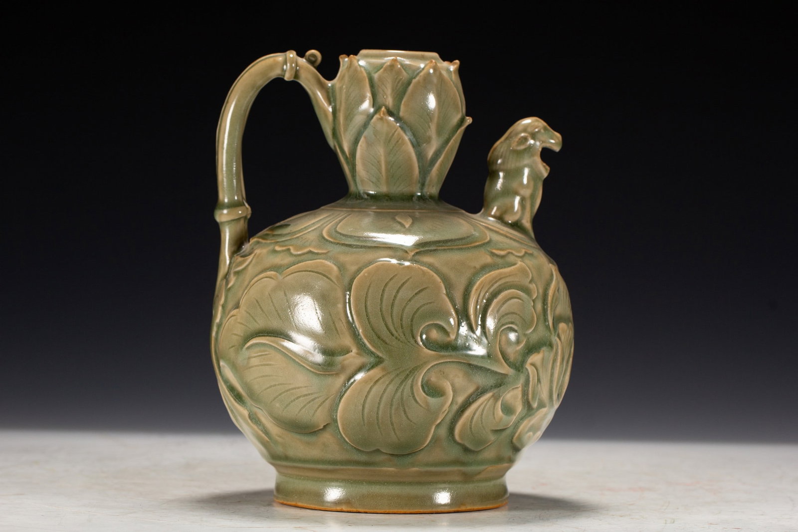 A LONGQUAN POT - 4