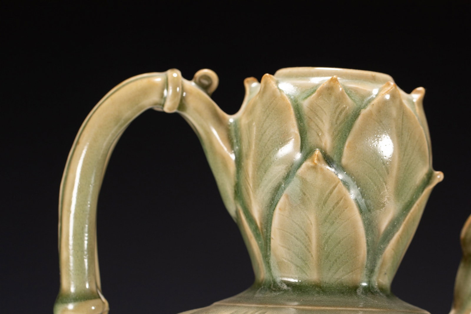 A LONGQUAN POT - 5