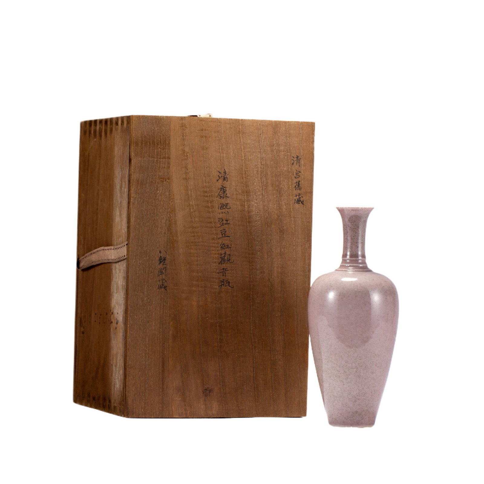 A COPPER-RED VASE: 康熙豇豆红观音瓶 A copper-red vase Ht.20CM