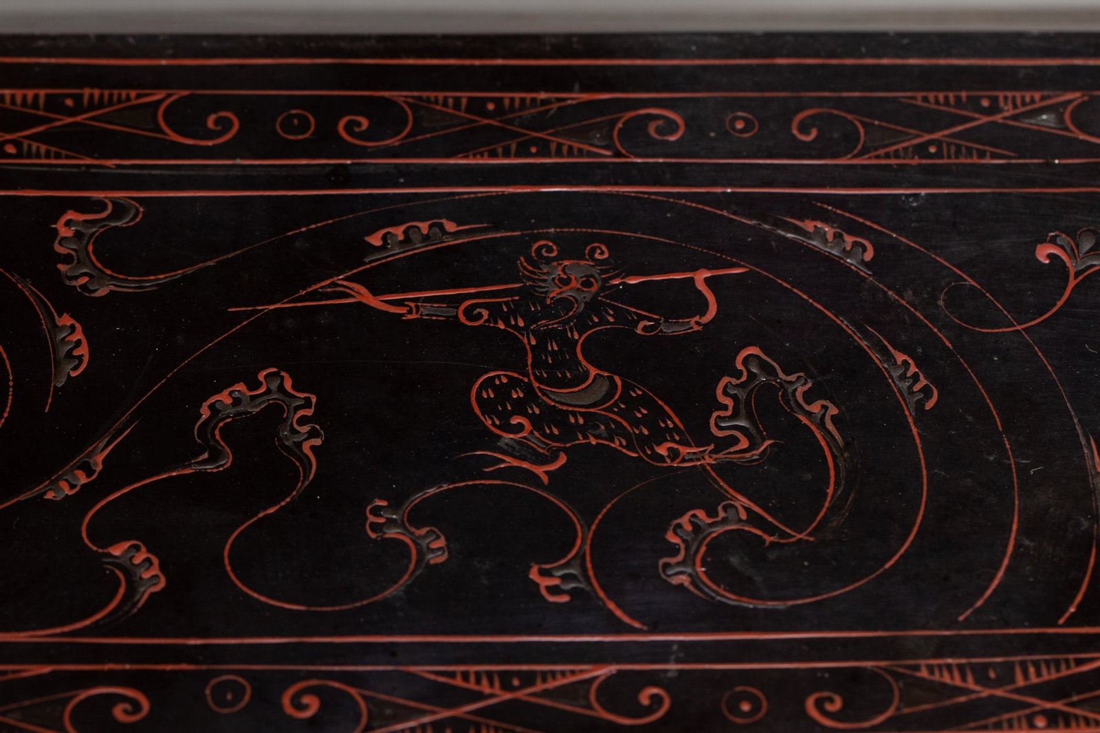 A LACQUERWARE BOX - 4