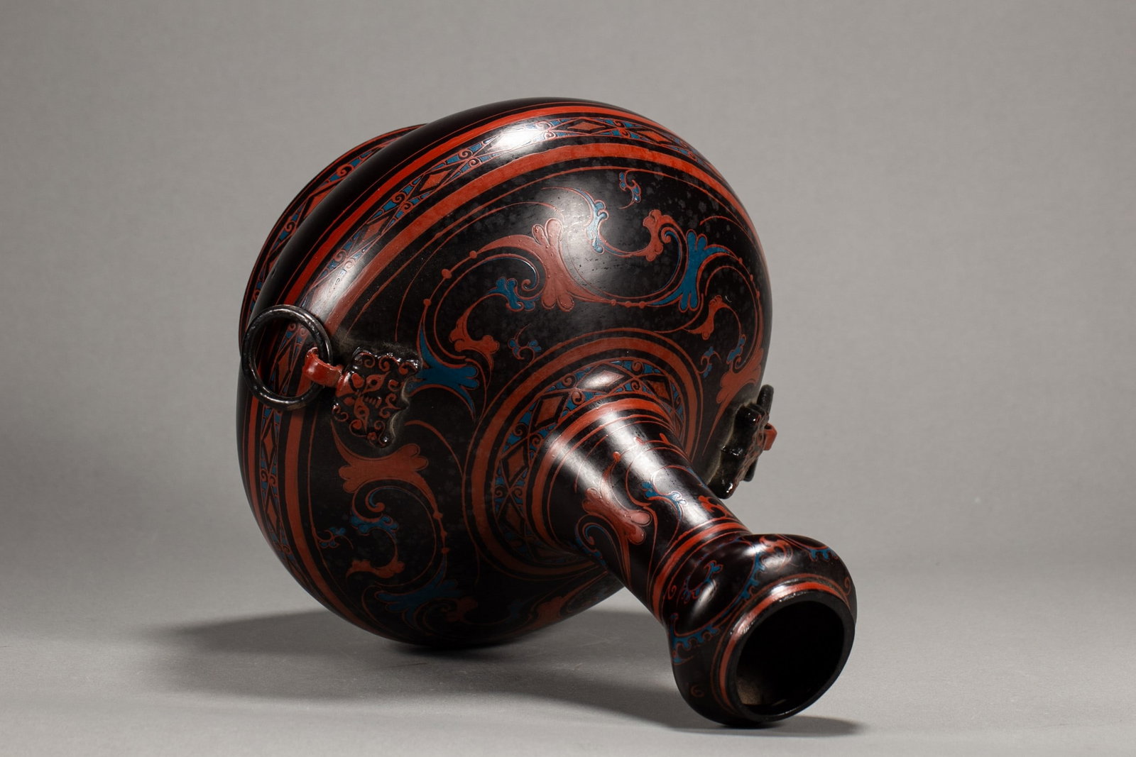 A LACQUERWARE VASE - 7