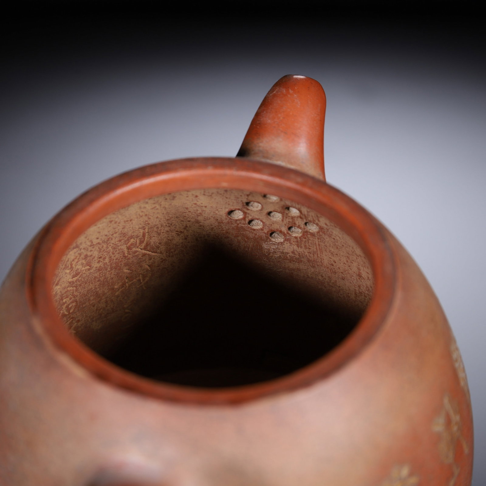 A ZISHA TEAPOT - 10