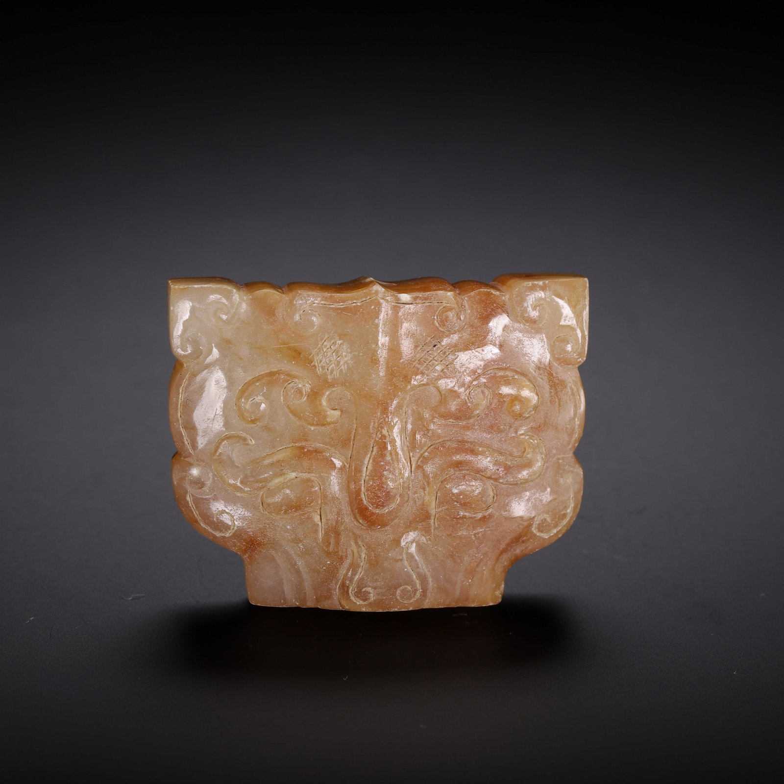 A JADE BI: 高古玉璧 A jade bi Diam.5CM