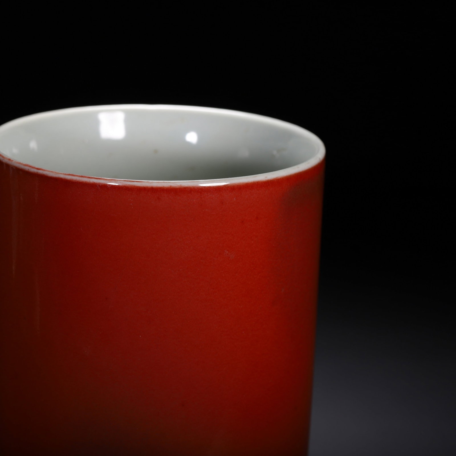 A RED GLAZED BRUSH POT - 2