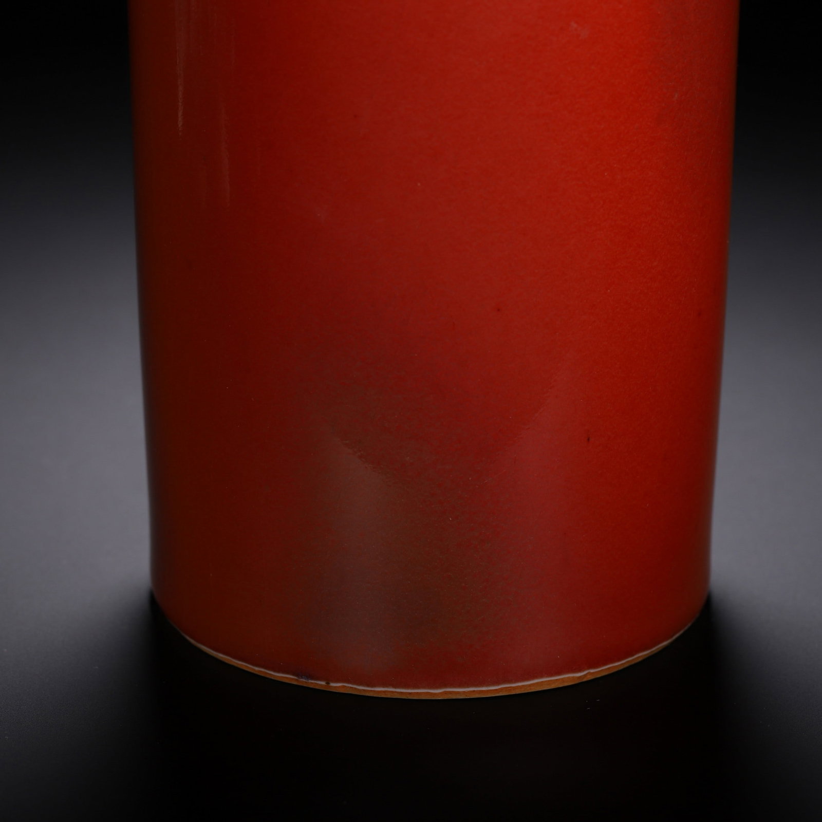 A RED GLAZED BRUSH POT - 3