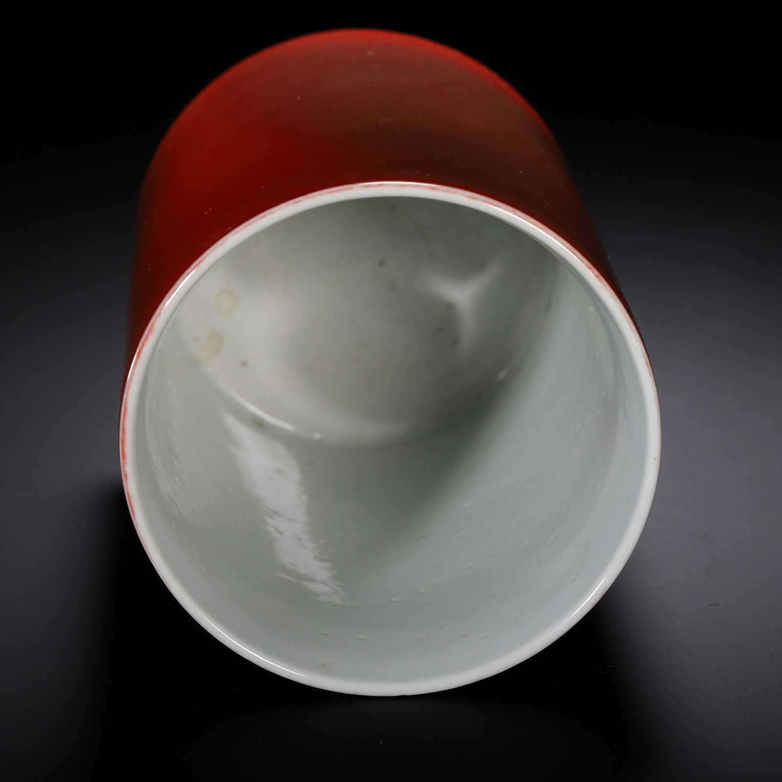A RED GLAZED BRUSH POT - 8