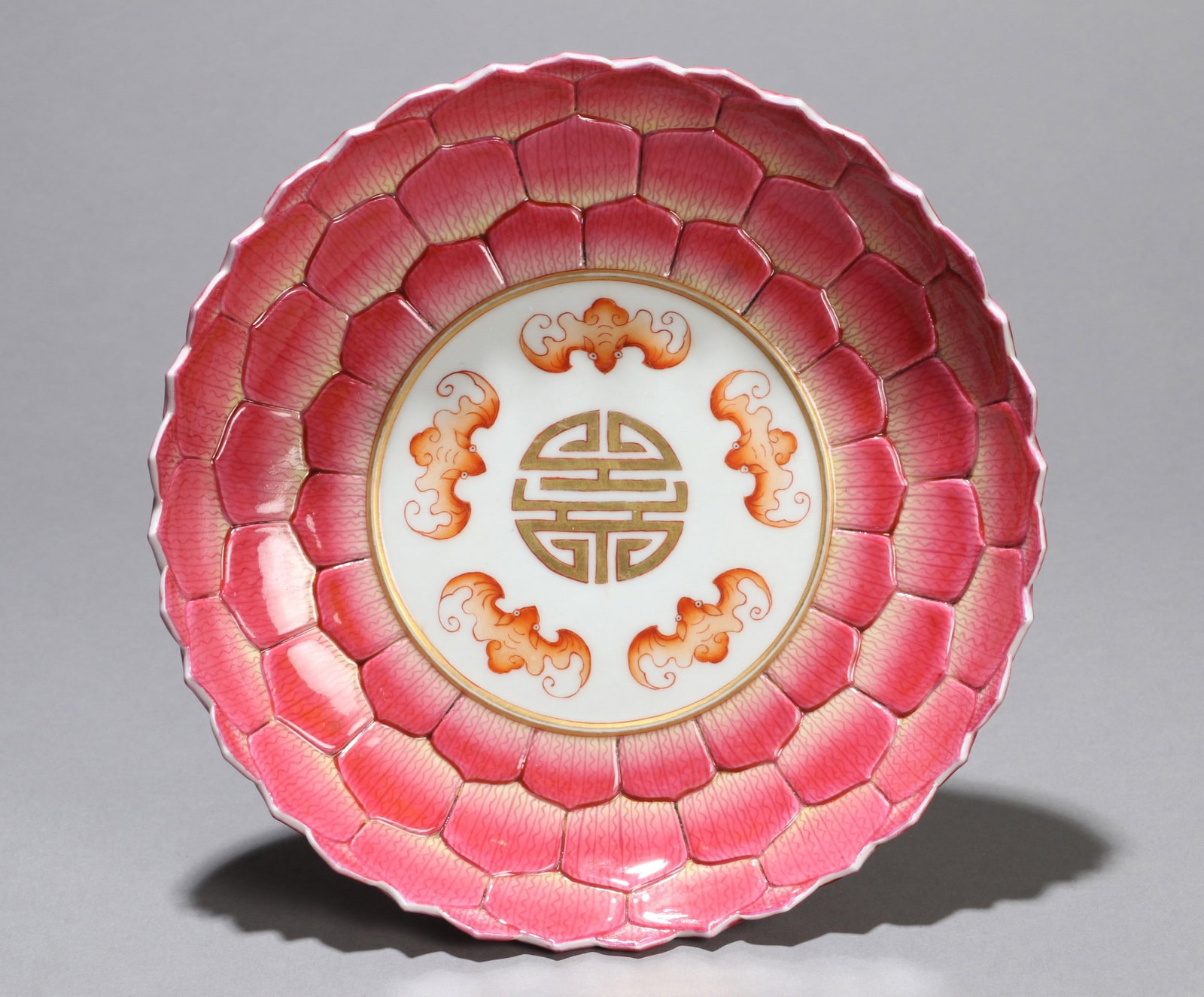 A FAMILLE-ROSE LOTUS DISH: 道光 粉彩莲花盘 A famille-rose lotus dish Diam.18cm