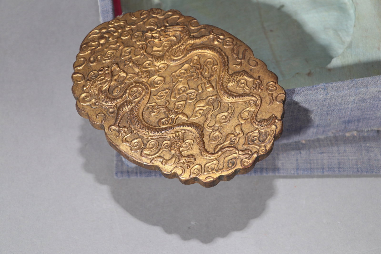 A COPPER GILDING DRAGON TOKEN - 4