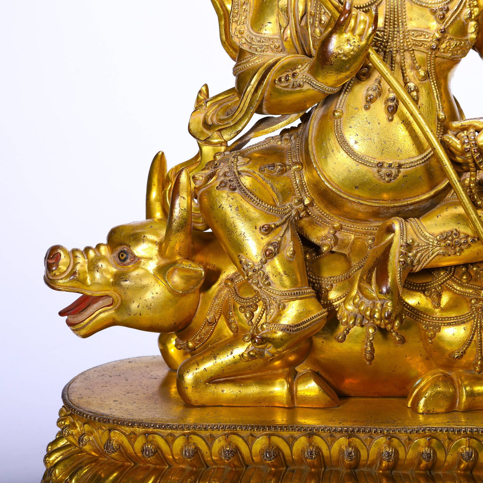 A COPPER GILDED BUDDHA STATUE - 3