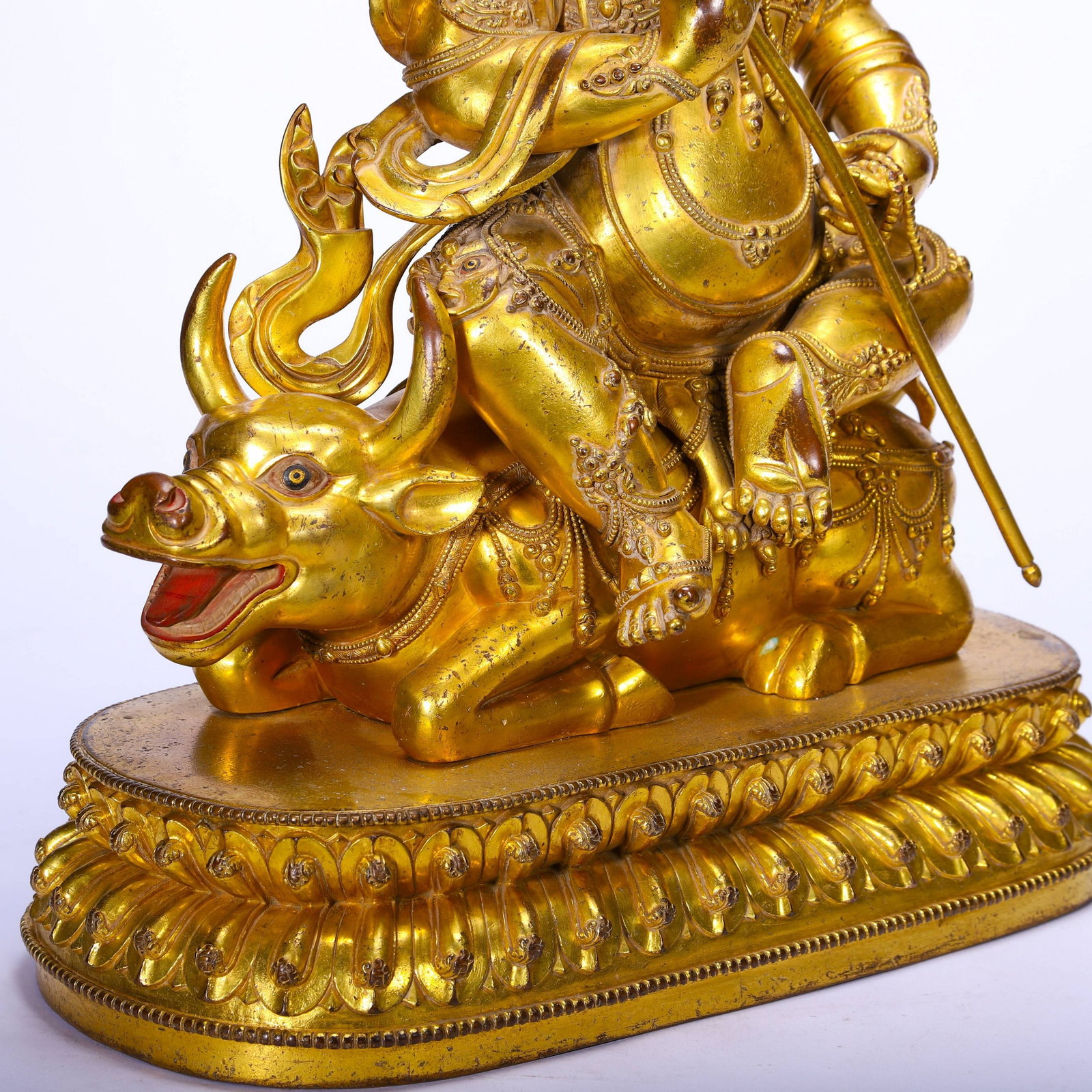 A COPPER GILDED BUDDHA STATUE - 7