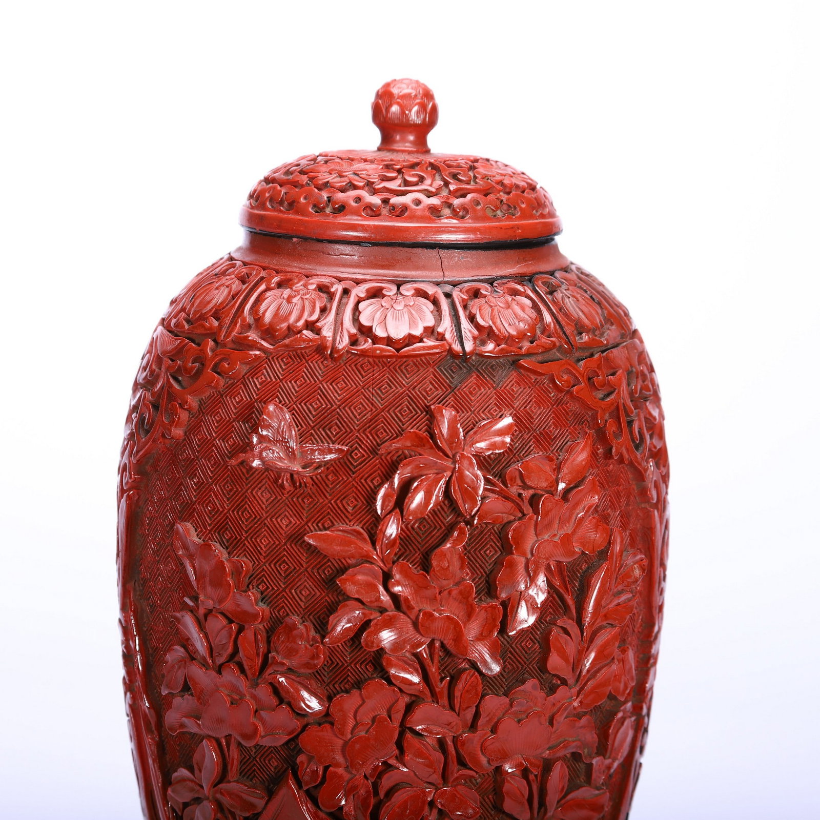 A LACQUERWARE VASE - 2