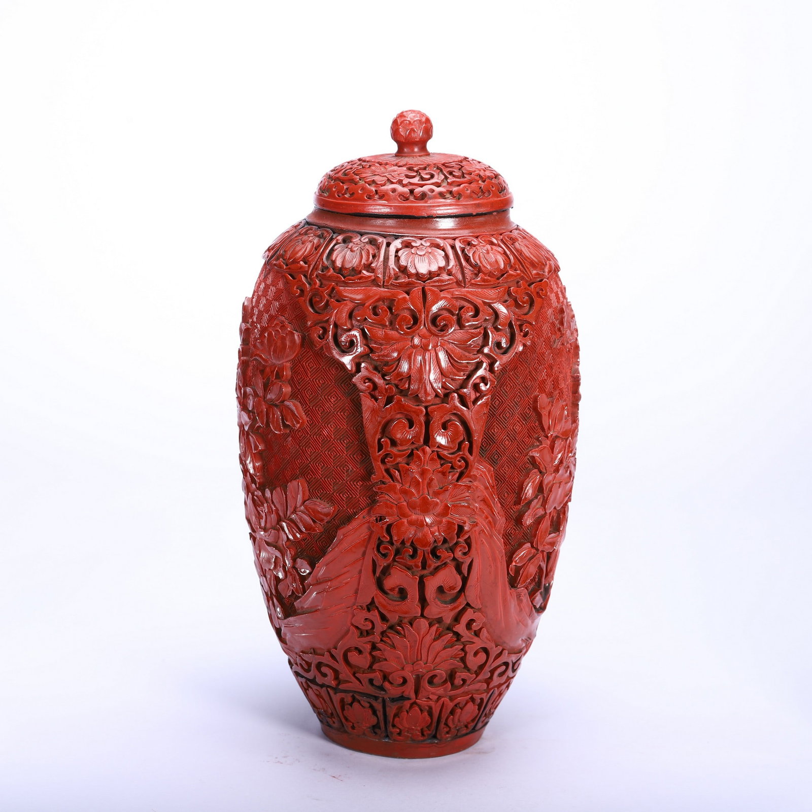 A LACQUERWARE VASE - 4