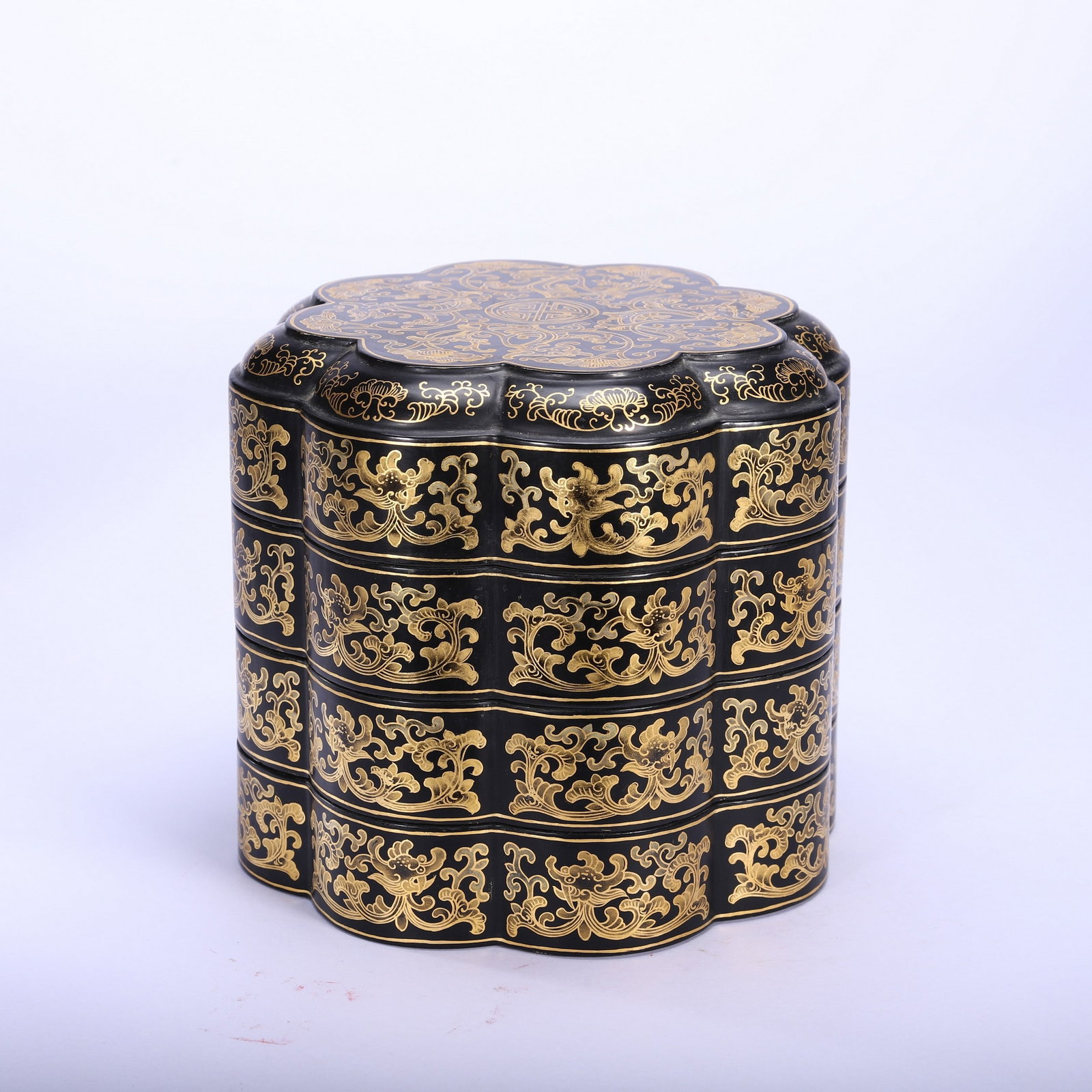 A LACQUERWARE BOX - 4