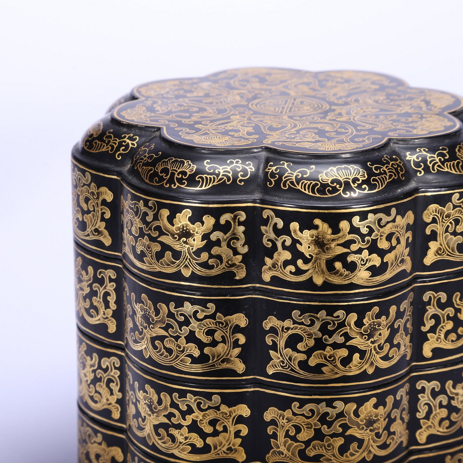 A LACQUERWARE BOX - 5