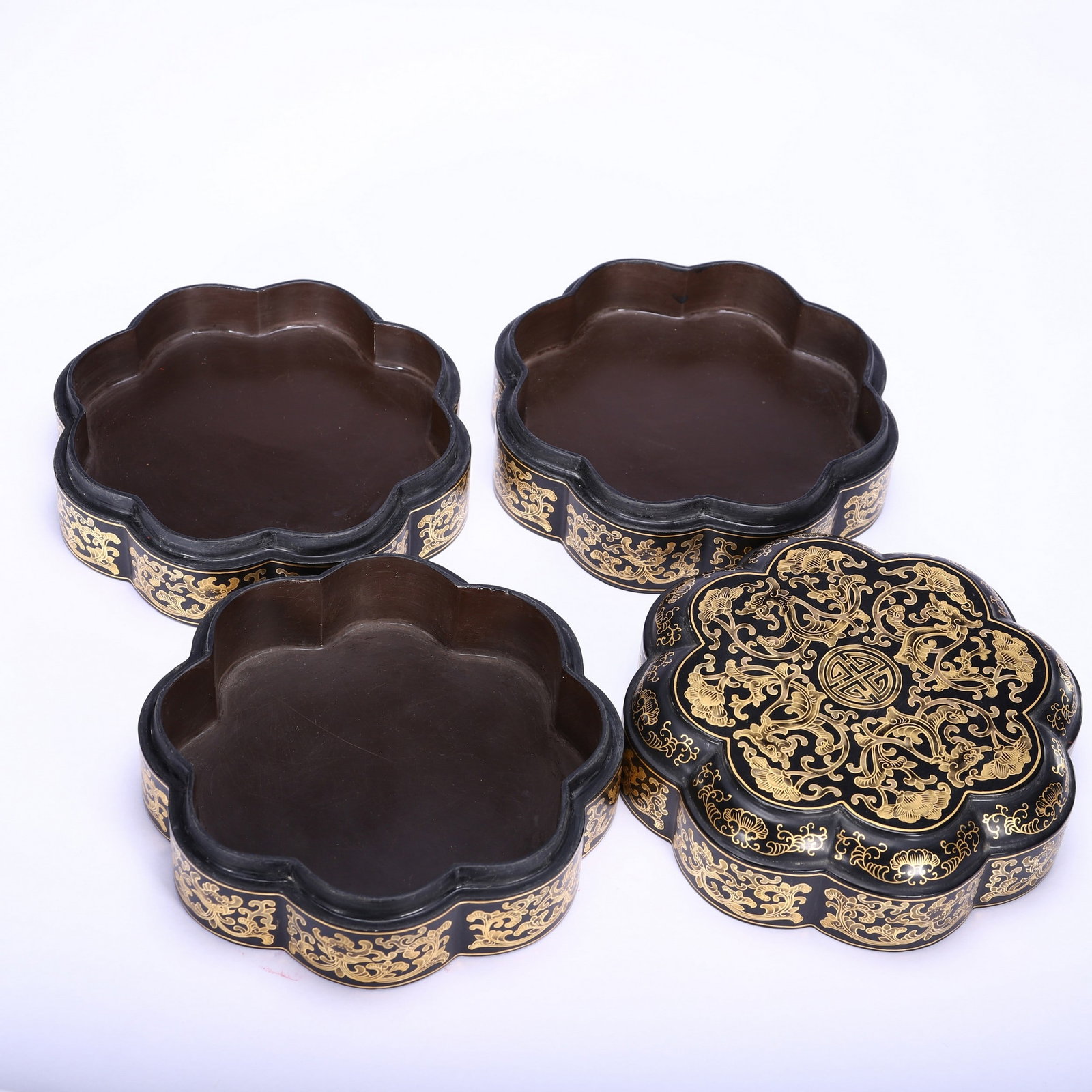 A LACQUERWARE BOX - 7