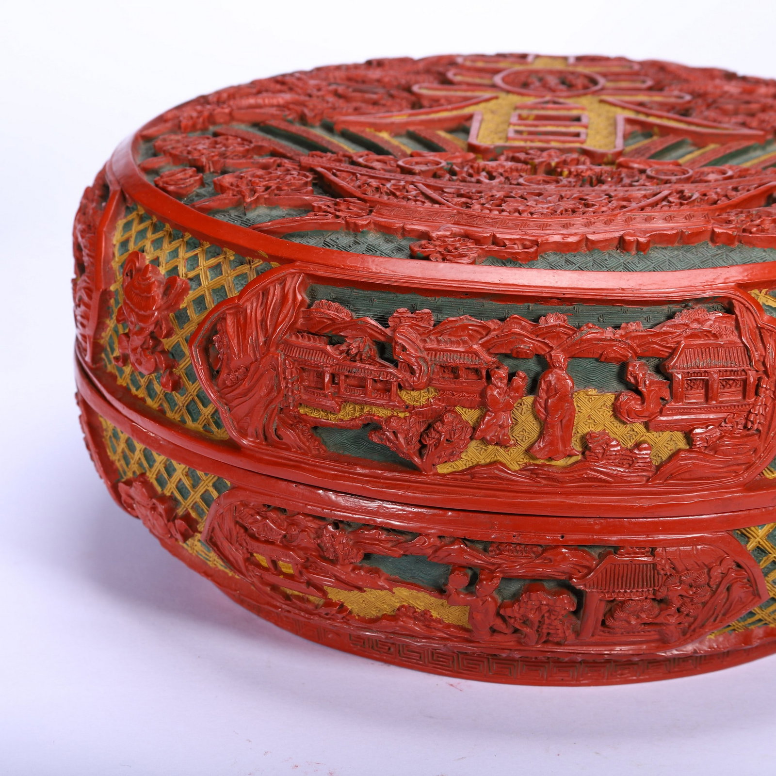 A CARVED LACQUERWARE BOX - 3