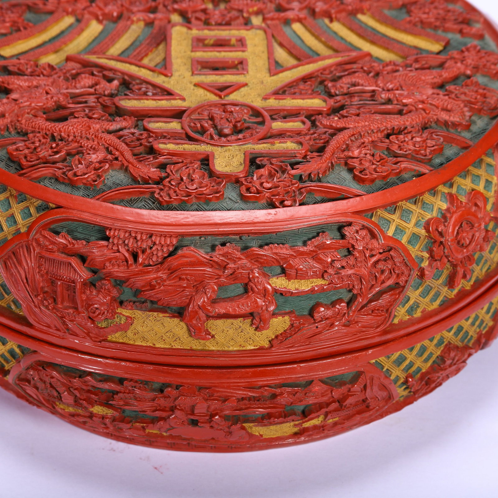 A CARVED LACQUERWARE BOX - 5