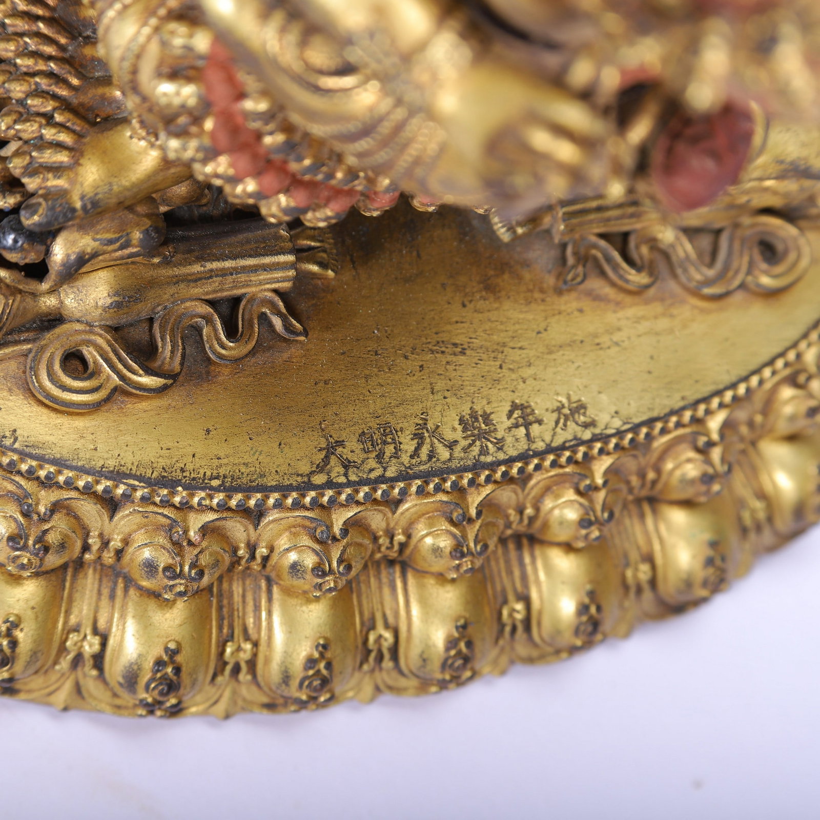 A COPPER GILDED BUDDHA STATUE - 9