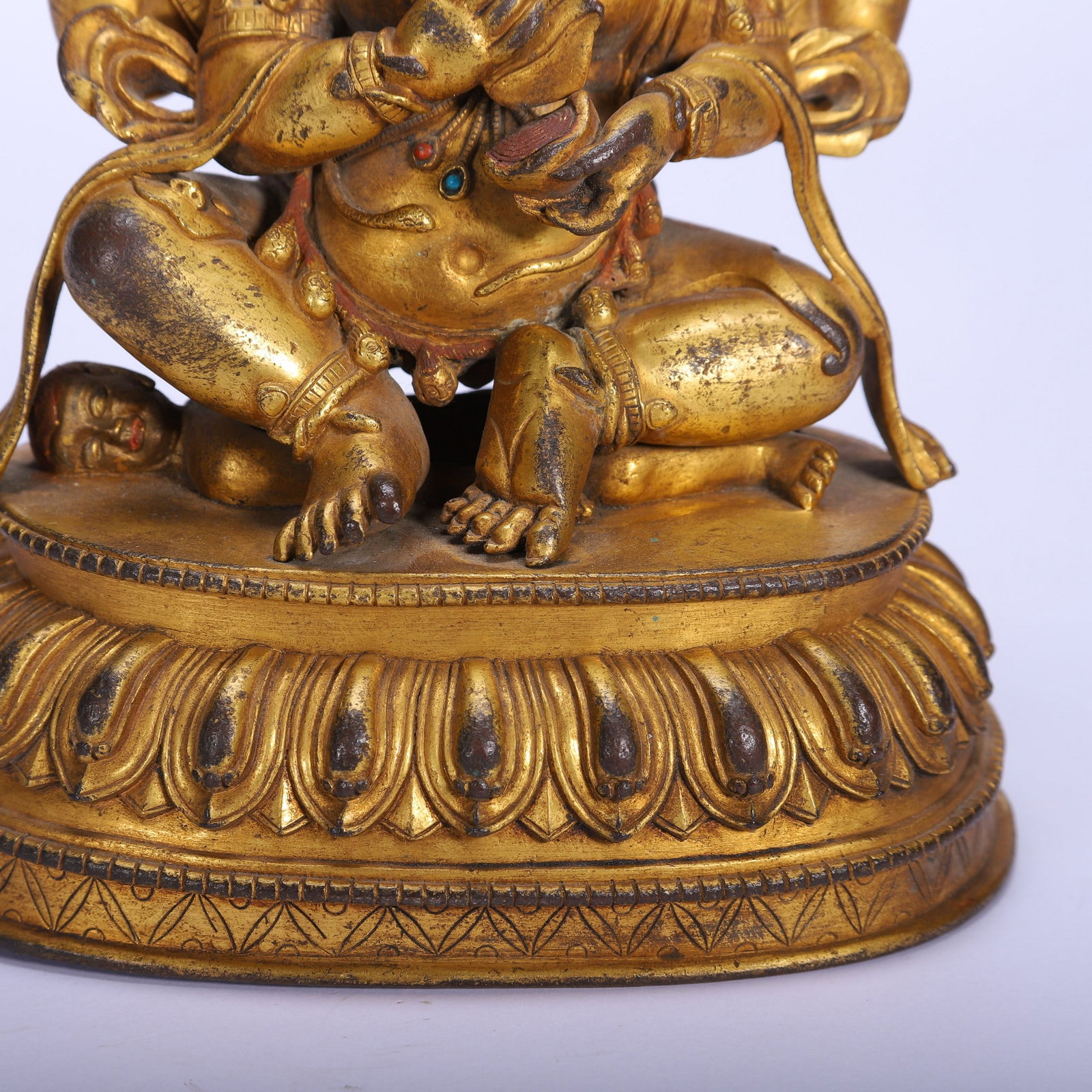 A COPPER GILDED BUDDHA STATUE - 4