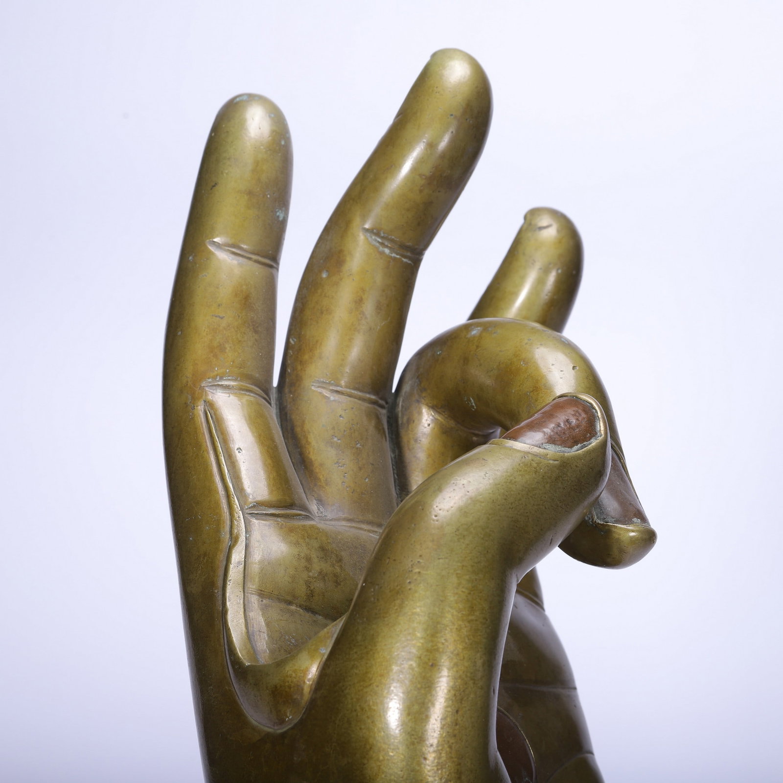 A BRONZE BUDDHA HAND - 6