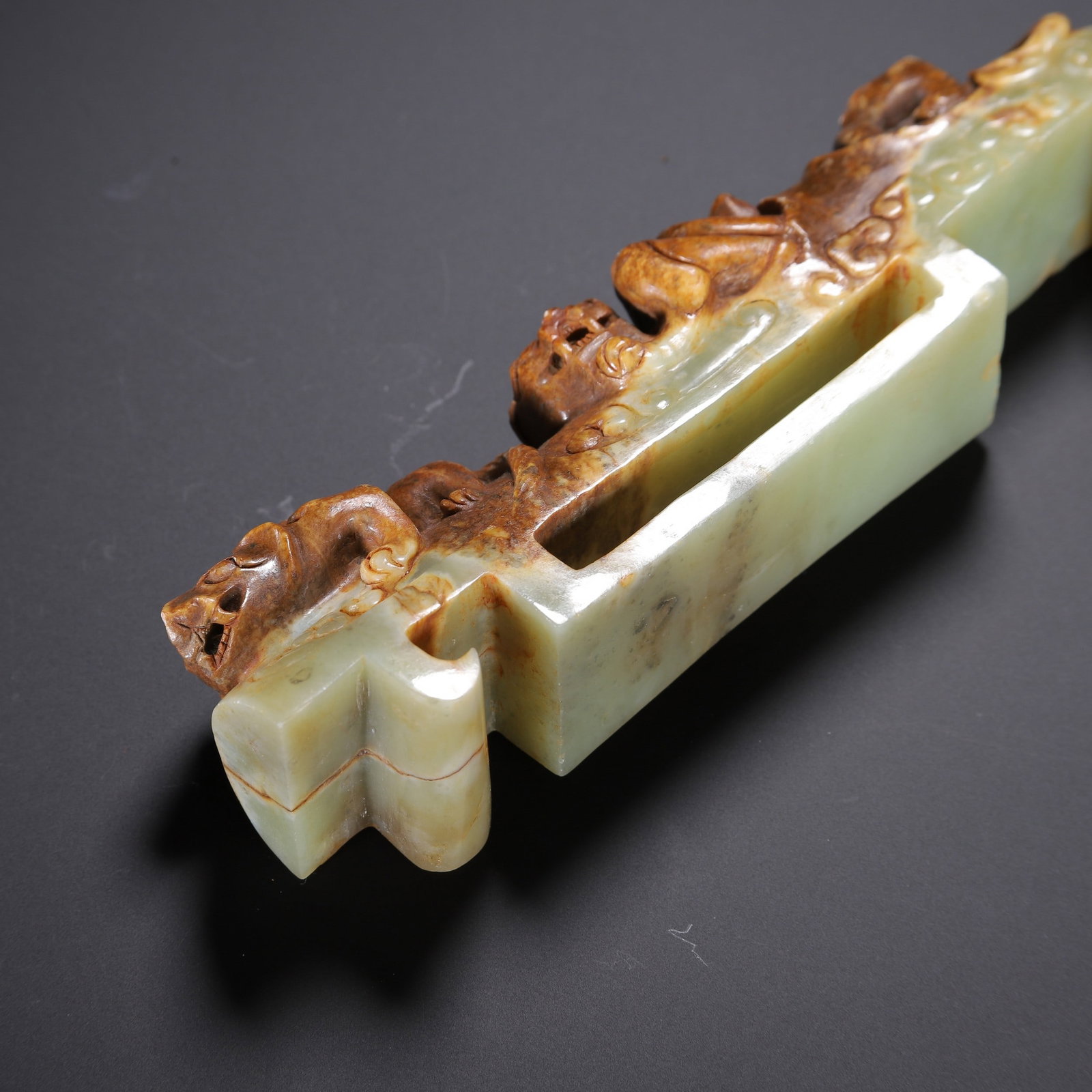 A JADE BELT HOOK - 6
