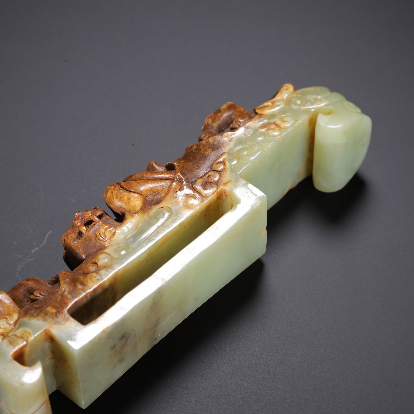 A JADE BELT HOOK - 7