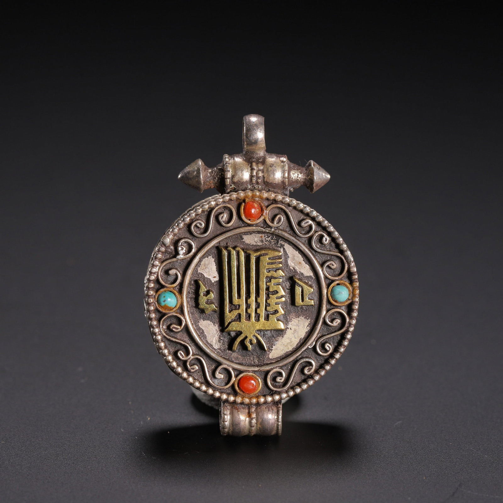 A GAWU BOX: 西藏嘎乌盒 A Gawu Box 4x2.5cm