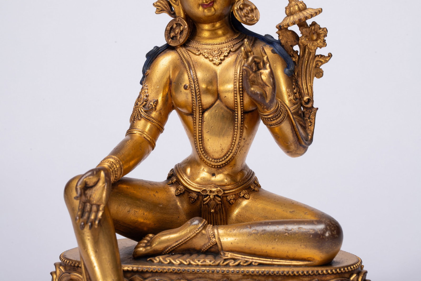 A COPPER GILDED BUDDHA STATUE - 3