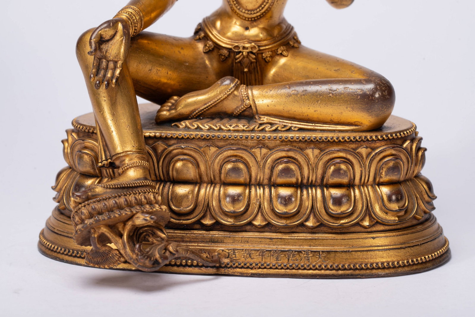 A COPPER GILDED BUDDHA STATUE - 4