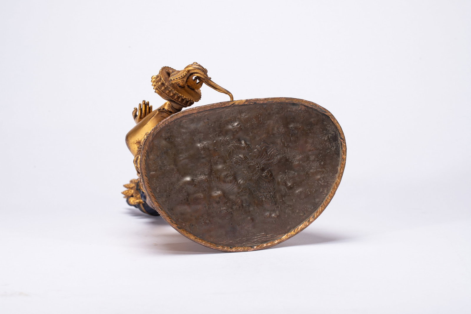 A COPPER GILDED BUDDHA STATUE - 9