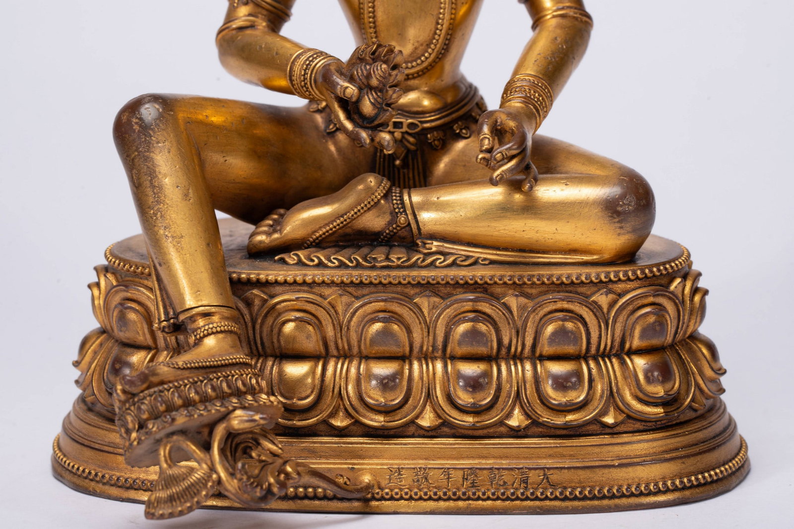 A COPPER GILDED BUDDHA STATUE - 4