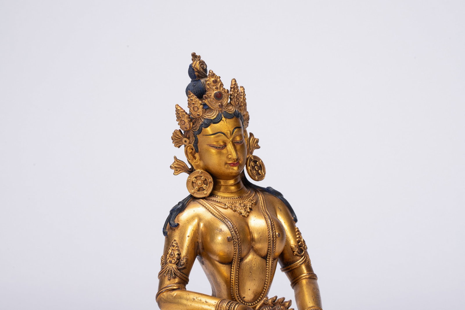 A COPPER GILDED BUDDHA STATUE - 6