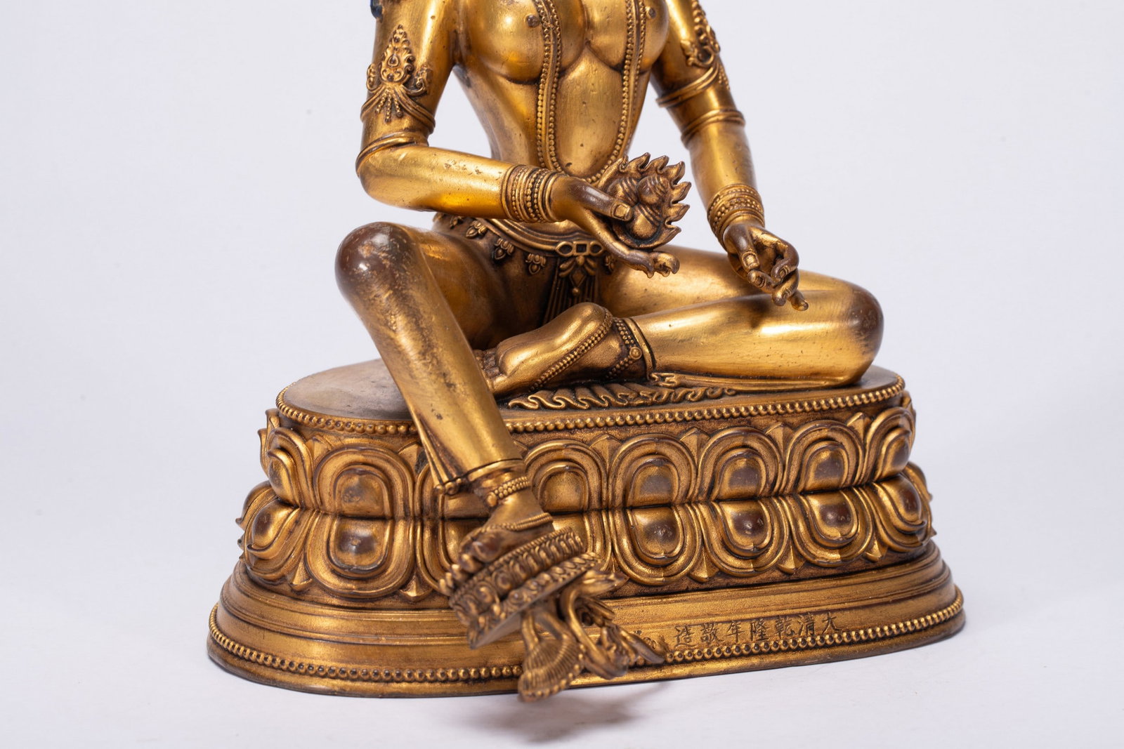 A COPPER GILDED BUDDHA STATUE - 7