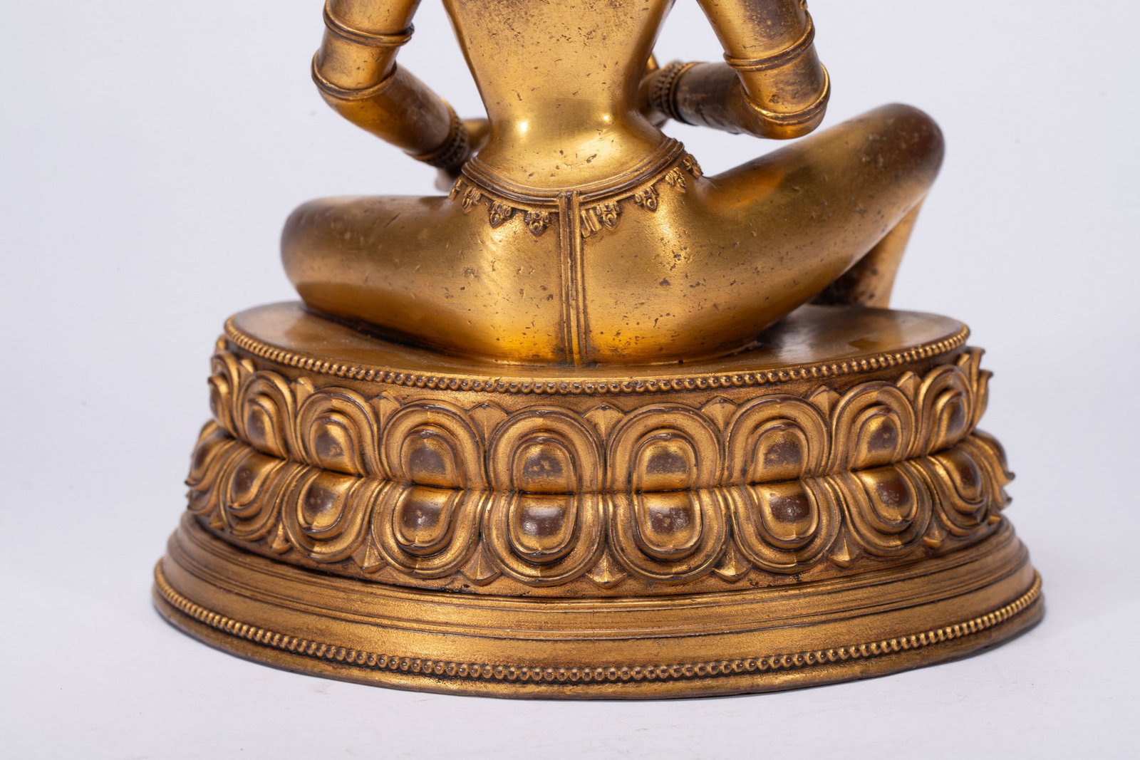 A COPPER GILDED BUDDHA STATUE - 9