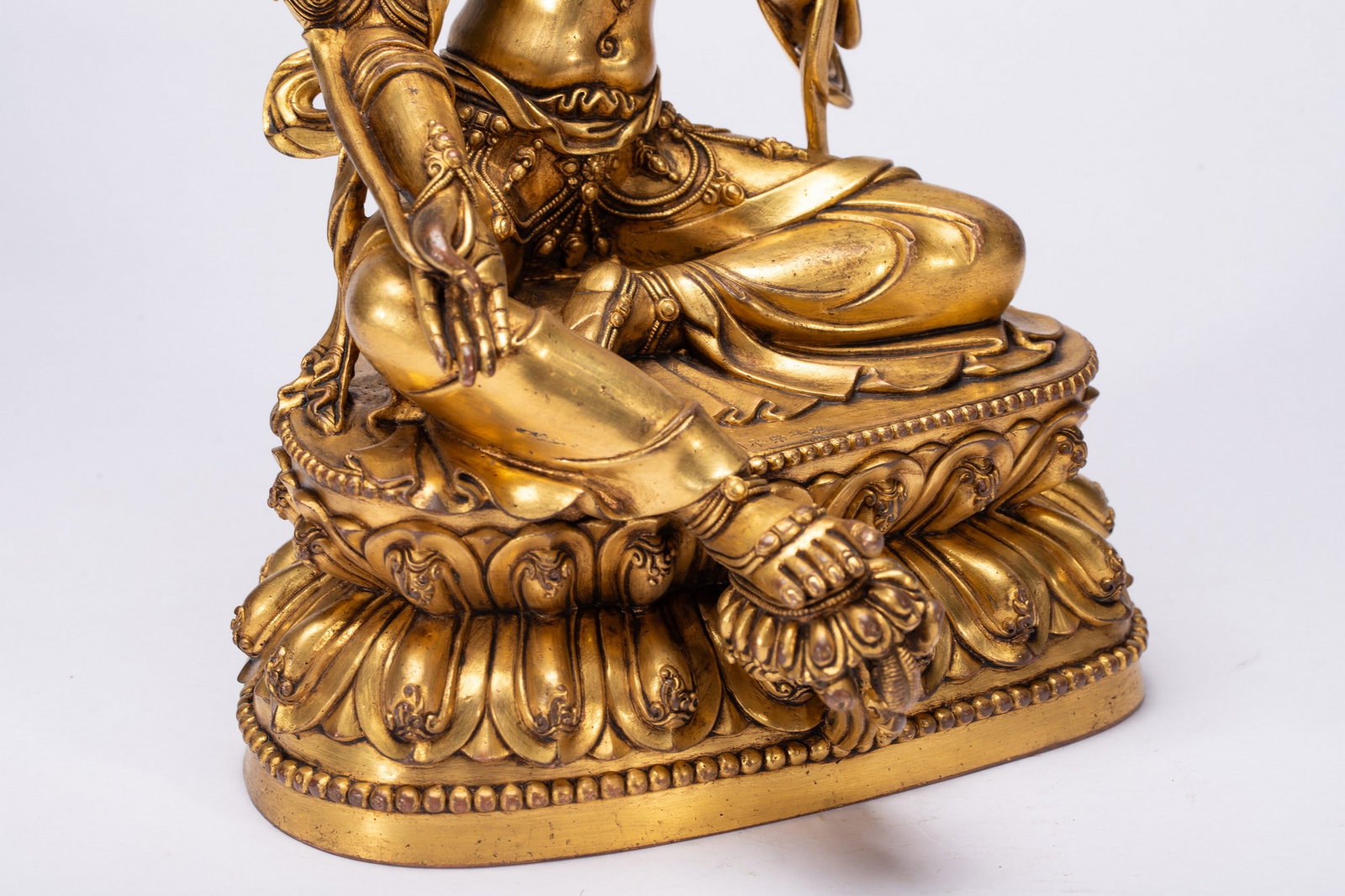 A COPPER GILDED BUDDHA STATUE - 7