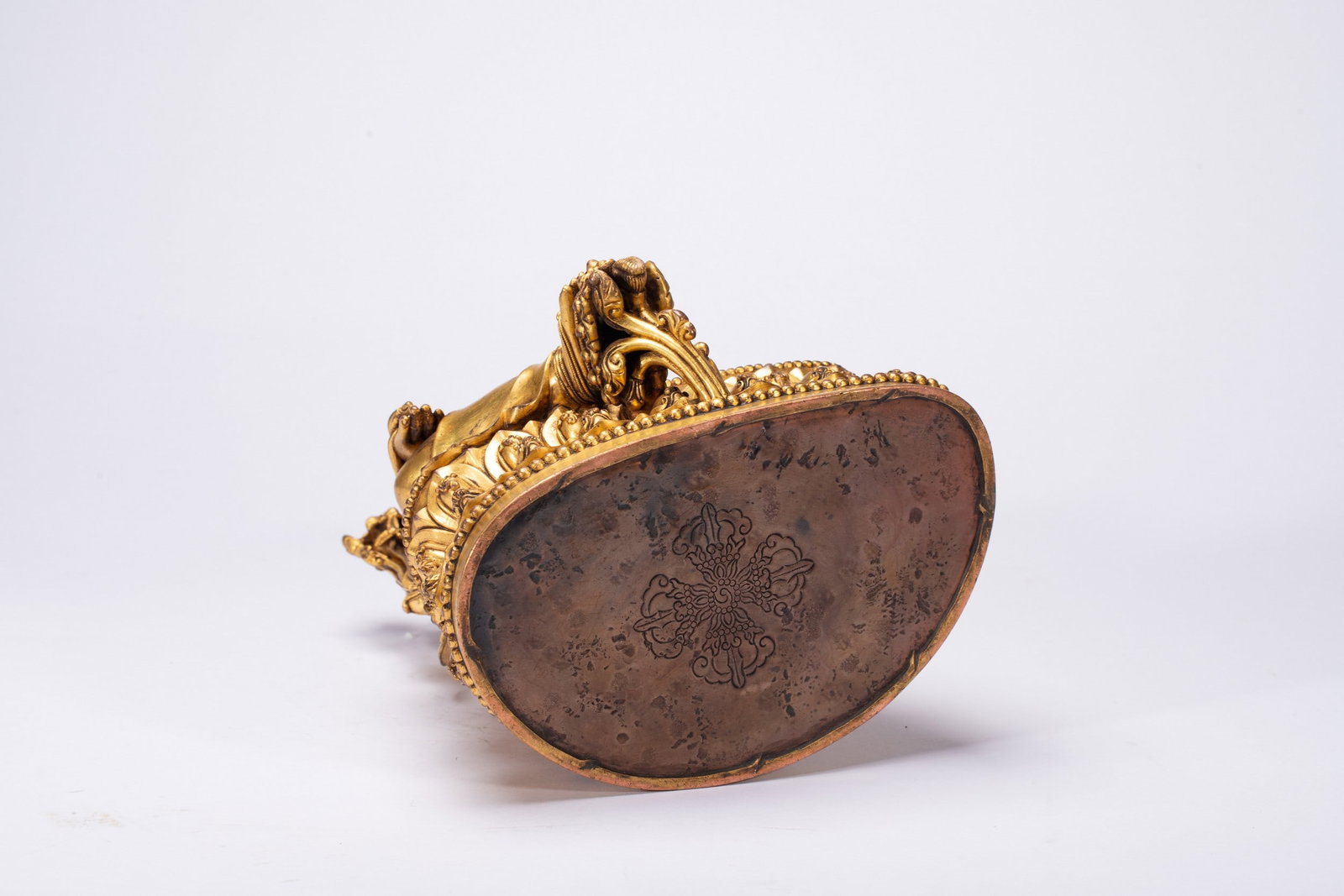 A COPPER GILDED BUDDHA STATUE - 9